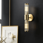 Aplique LED de Pared en Cristal y Latón – Estilo Moderno para Ambientes de Lujo-Wall Light Fixtures-Hogar88-Hogar88