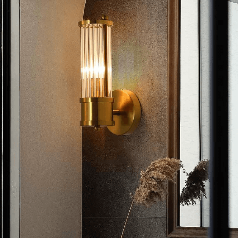 Aplique LED de Pared en Cristal y Latón – Estilo Moderno para Ambientes de Lujo-Wall Light Fixtures-Hogar88-Hogar88