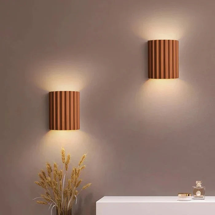 Aplique Minimalista de Resina – Luz de Pared con Textura Ondulada-Wall light-Hogar88-Hogar88