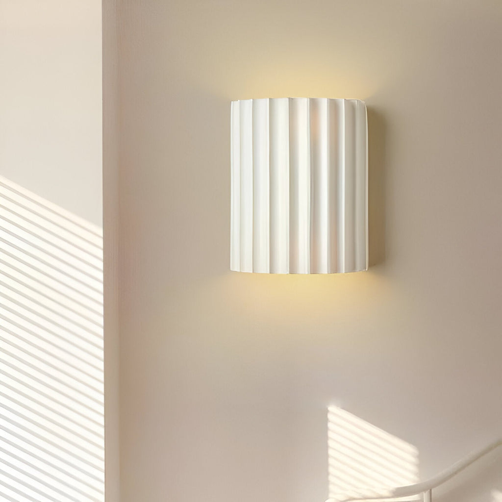 Aplique Minimalista de Resina – Luz de Pared con Textura Ondulada-Wall light-Hogar88-Hogar88