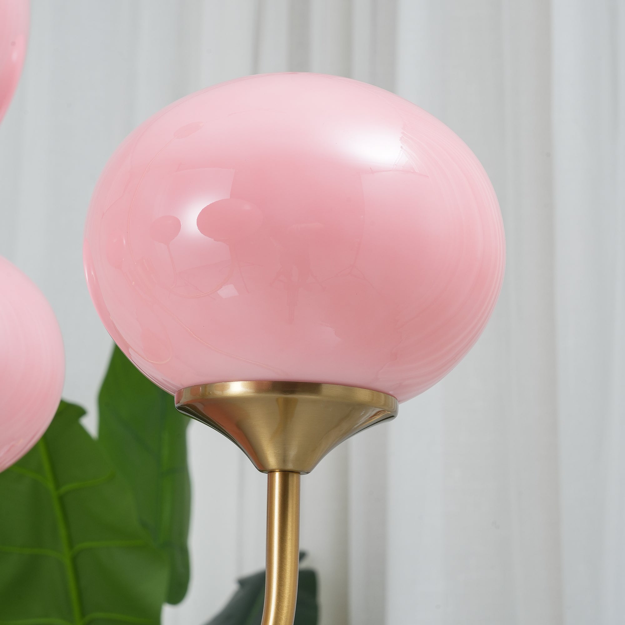 Araña de Techo Moderna de Vidrio con Acabado Dorado Decorativo – Elegante, Sofisticada y Versátil-Lamp-Hogar88-Hogar88