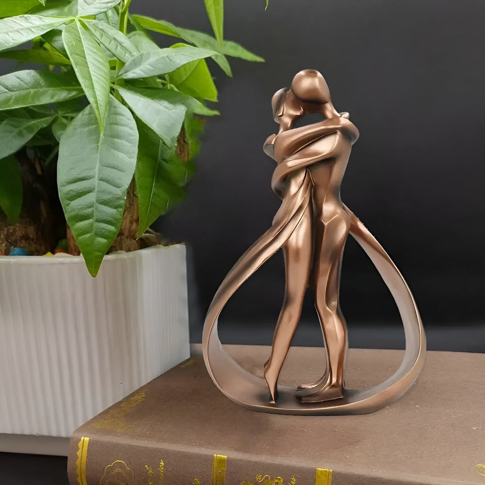 Escultura de Pareja Abrazada – Arte en Resina con Toque Romántico-Sculptures & Statues-Hogar88-Hogar88