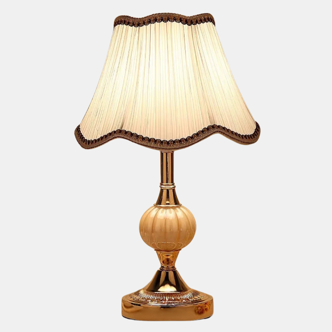 Lámpara de Mesa Nórdica de Vidrio con Acabado Cromado – Estilo Minimalista para Ambientes Sofisticados-Table Lamps-Hogar88-Modelo 1-Hogar88