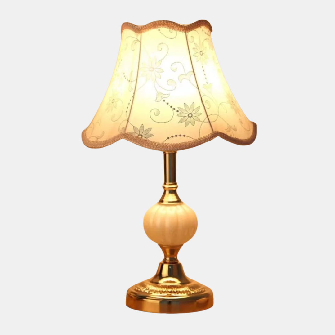 Lámpara de Mesa Nórdica de Vidrio con Acabado Cromado – Estilo Minimalista para Ambientes Sofisticados-Table Lamps-Hogar88-Modelo 6-Hogar88