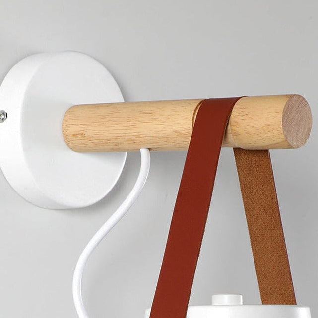 Lámpara de Pared Moderna de Madera y Metal con Correa – Iluminación Elegante para Hogar-Wall Light Fixtures-Hogar88-Hogar88