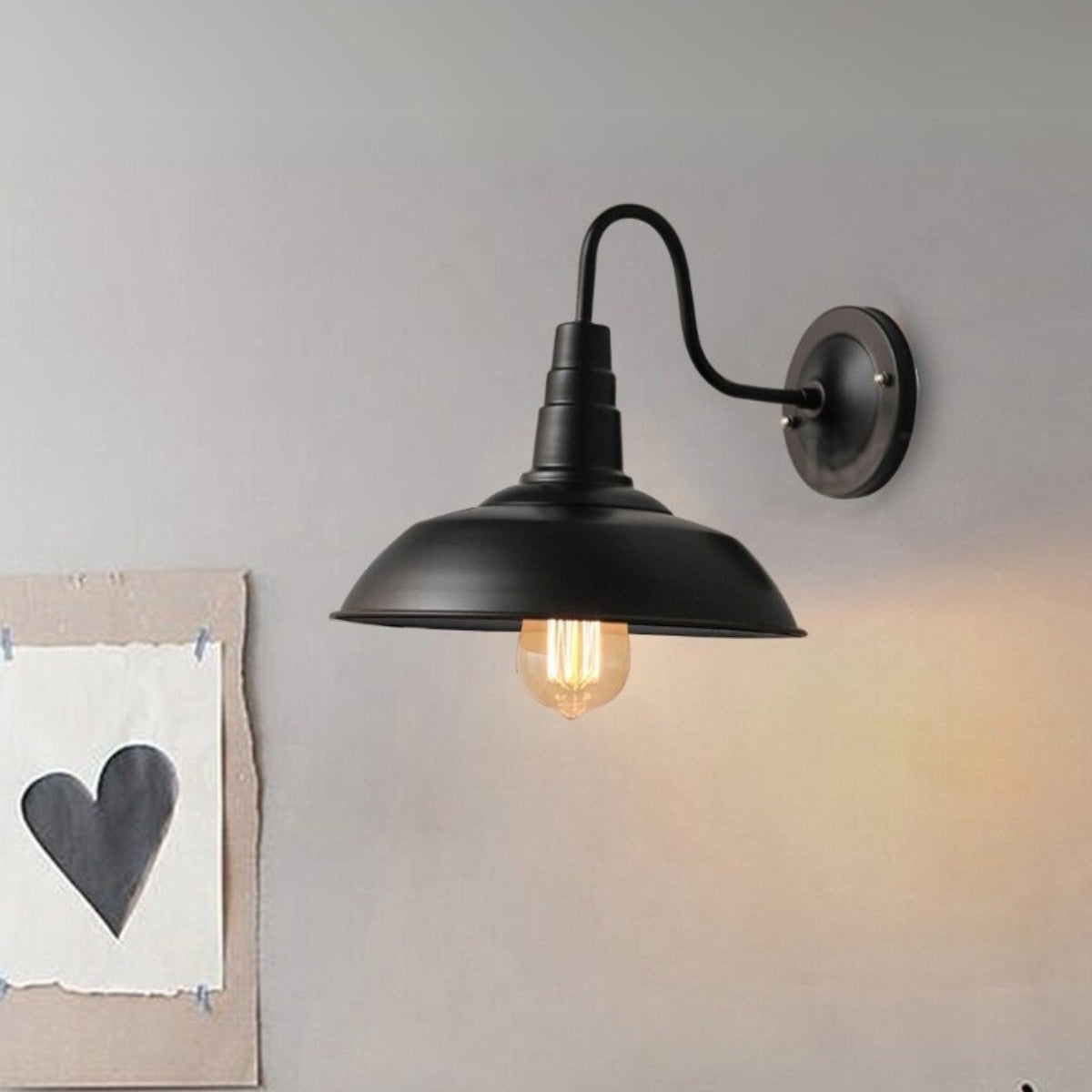 Lámpara de Poste Exterior Minimalista – Luz Funcional para Seguridad y Ambiente Exterior Sofisticado-Wall Lamp-Hogar88-Negro-24 x 23 cm-Hogar88